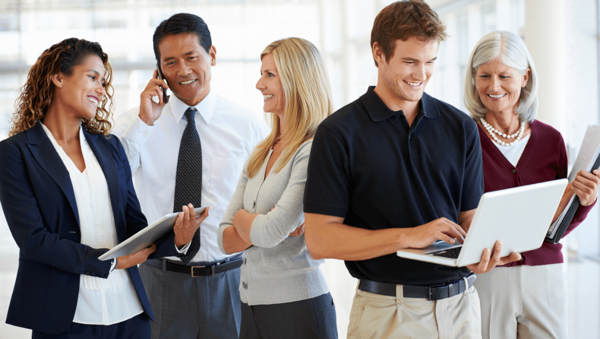 
    5 métiers de la relation client qui recrutent : « Ça peut être un premier emploi, mais aussi le début d’une belle carrière ! »

