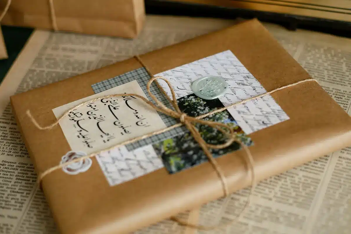 Une dédicace manuscrite et un marque-page soigneusement choisi