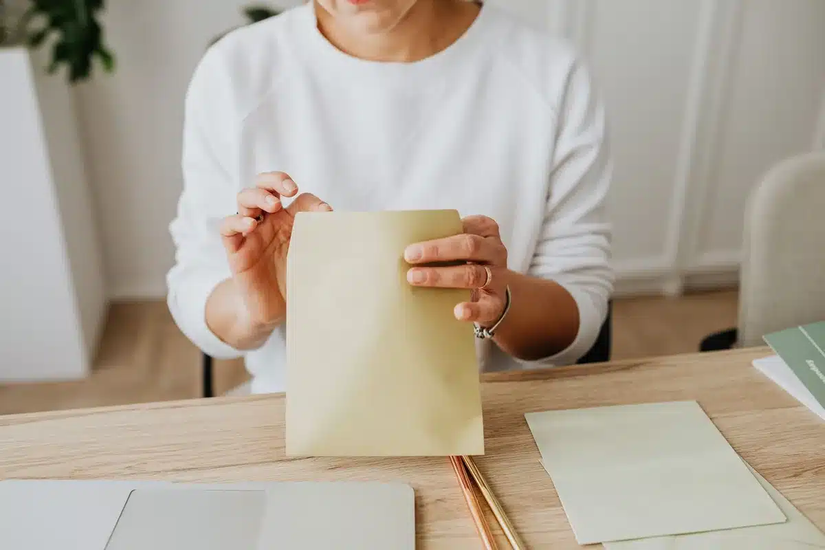 Documents et correspondances conservés pour prouver l'annonce de grossesse