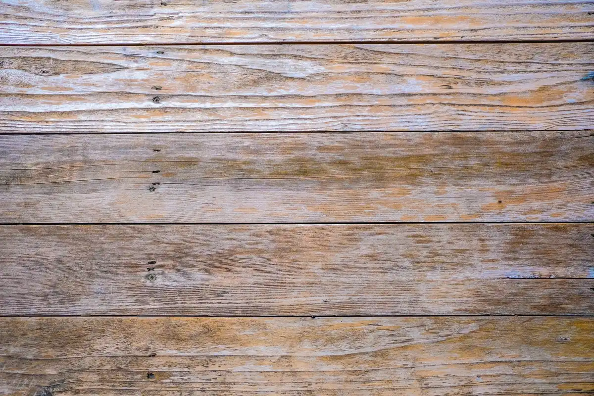 Différents matériaux de plateau : bois, marbre, plastique et base coussin