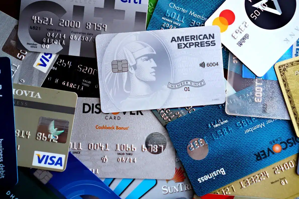 Cartes de crédit remboursées pour réduire les mensualités et le ratio d'endettement