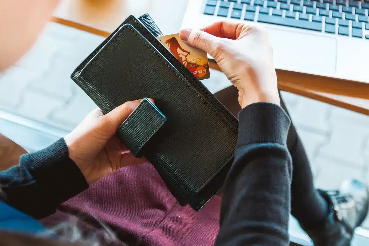 Écran montrant la configuration du prélèvement automatique et champs numéro de routage