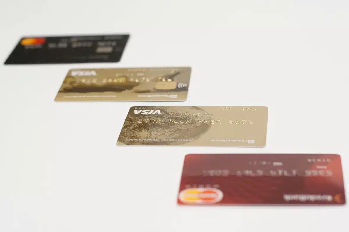 Facture, relevé bancaire et photos prêts pour une réclamation d'assurance achat