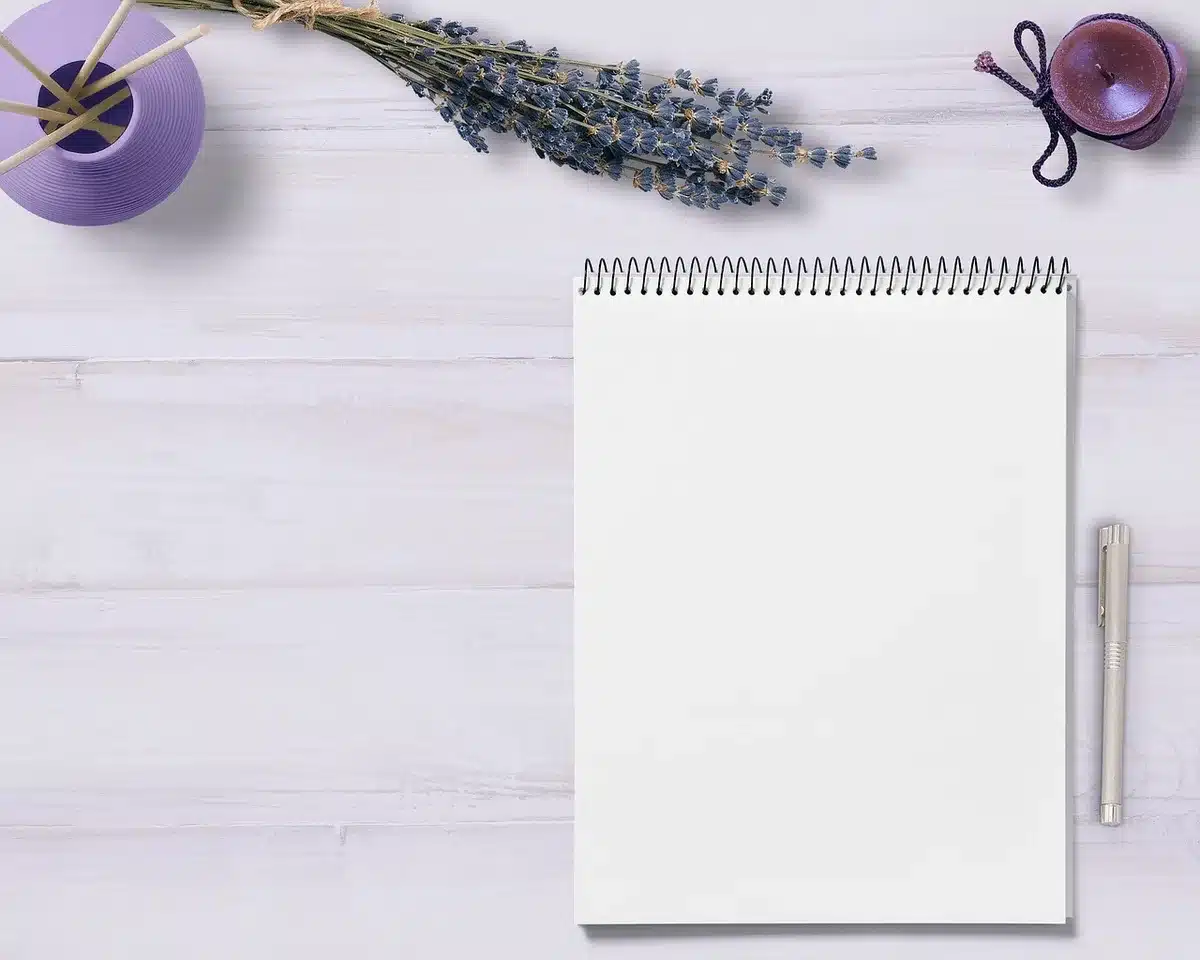Écran affichant du texte générique et répétitif, symbolisant une lettre sans personnalisation